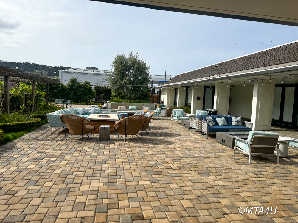 Carmel Mission Inn Courtyard Allows Guests To Enjoy A Perfect Evening 