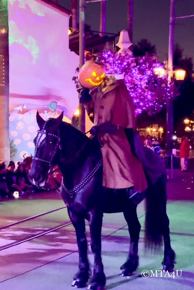 The Headless Horseman starts the parade, making it a must-see moment for couples. 